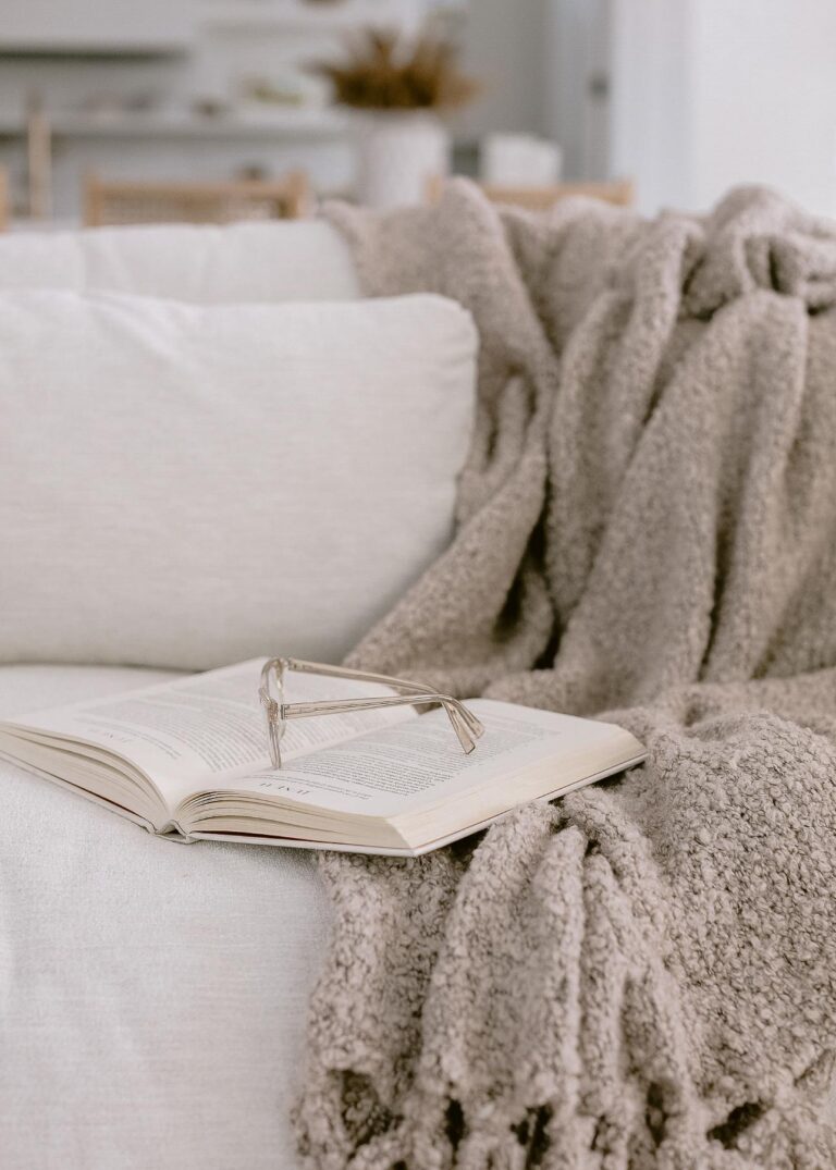 How to Create the Perfect Cozy Reading Nook